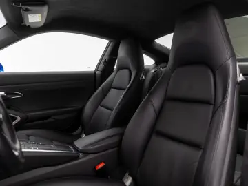Porsche 911 Carrera 4