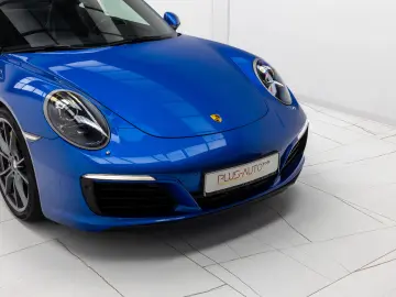 Porsche 911 Carrera 4