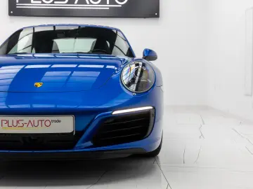 Porsche 911 Carrera 4