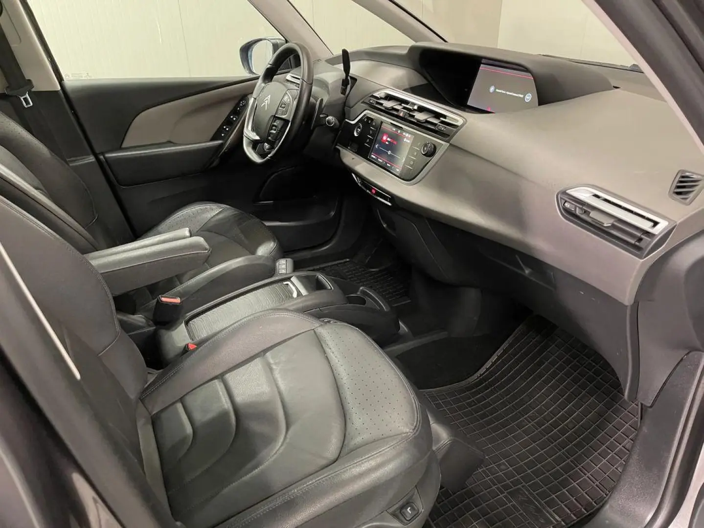 Citroen C4_GRAND_SPACE_TOURER