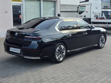 740 d xDrive Design Pure Excellence Theatre Scre