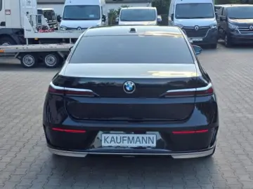 740 d xDrive Design Pure Excellence Theatre Scre