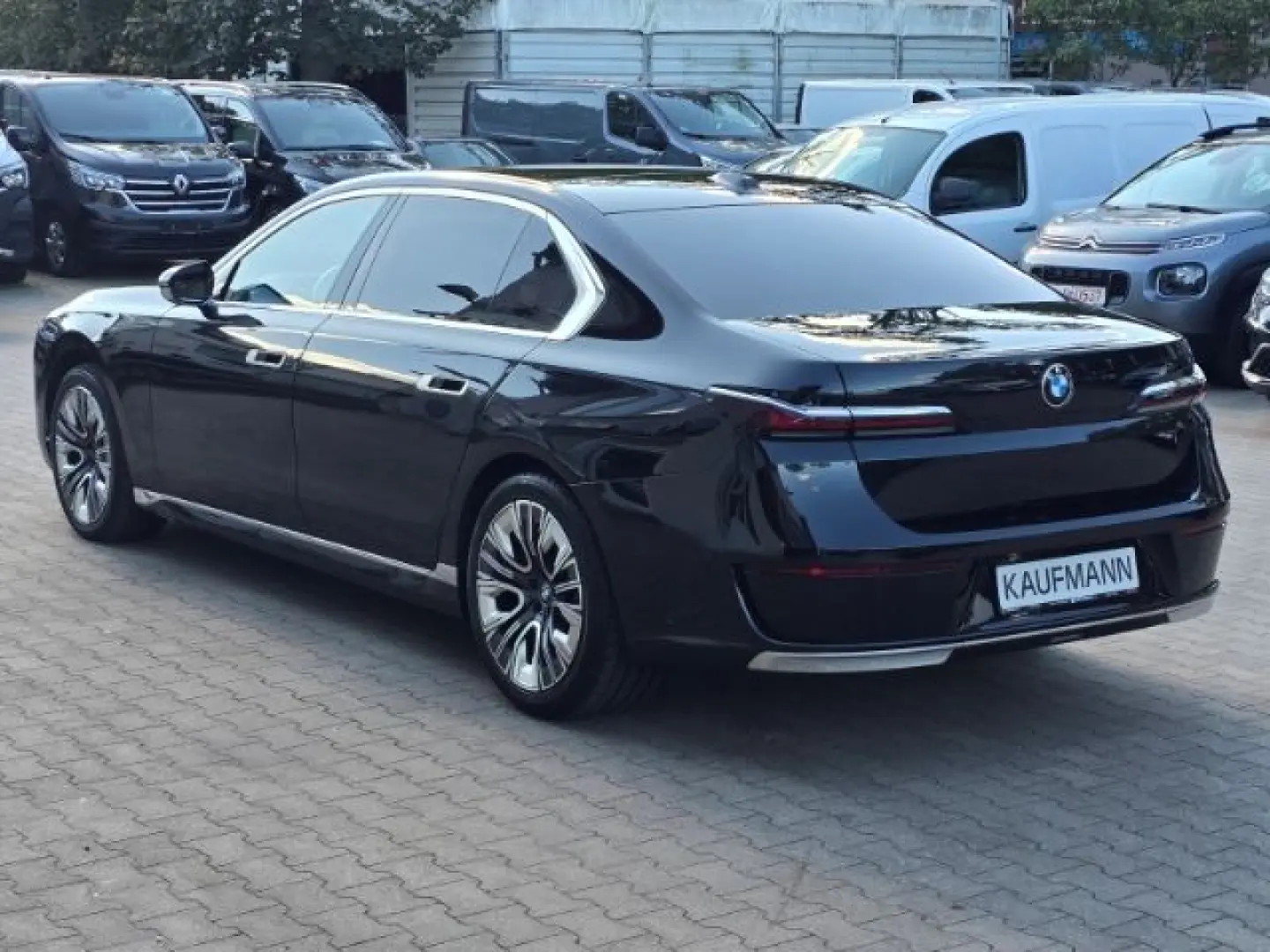 740 d xDrive Design Pure Excellence Theatre Scre