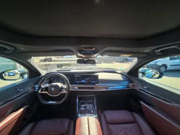 740 d xDrive Design Pure Excellence Theatre Scre
