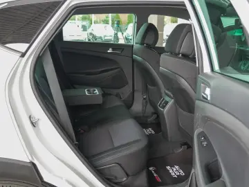 HYUNDAI TUCSON Xpossible
