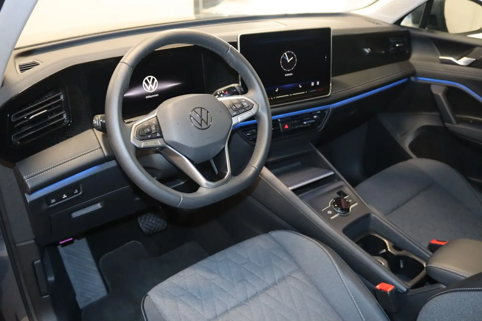 Tiguan 1.5 eTSI-Virt.-Kamera-AHK-NAV-ACC-LED-SHZ