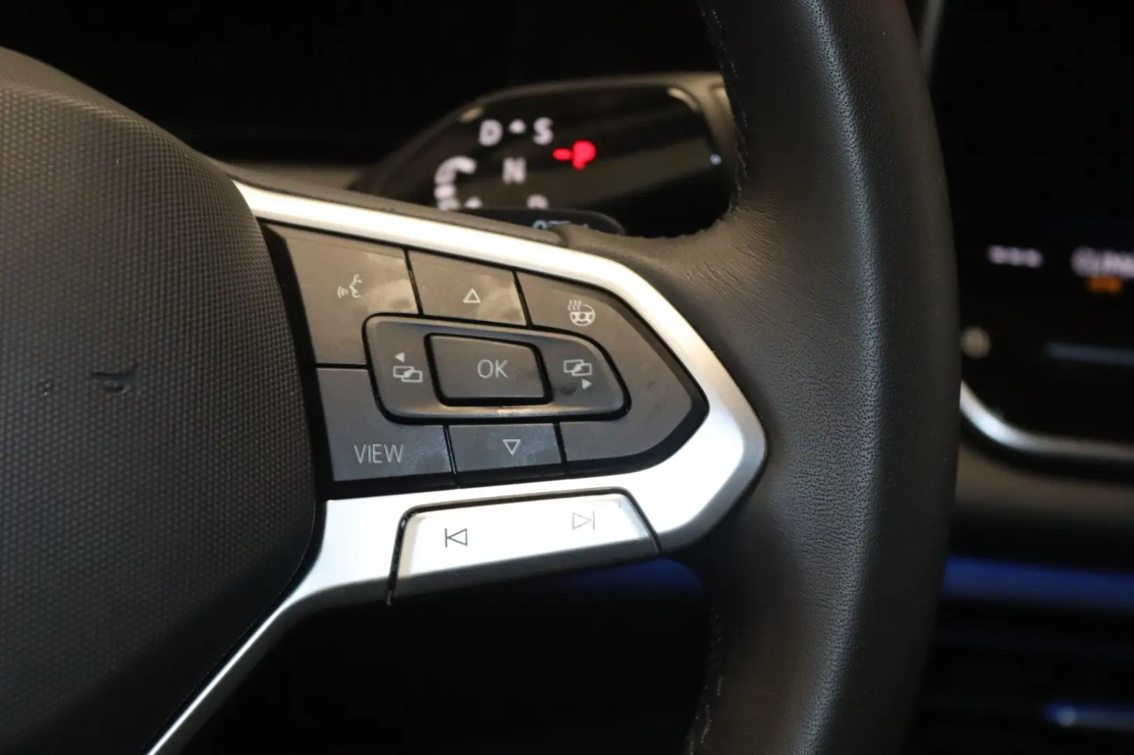 Tiguan 1.5 eTSI-Virt.-Kamera-AHK-NAV-ACC-LED-SHZ