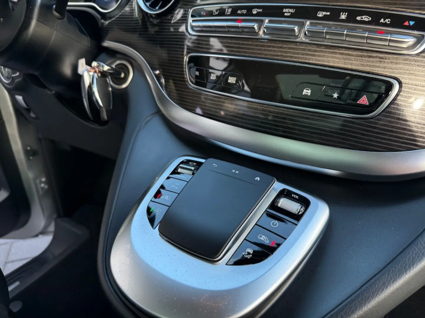 V 300 d 4M lang Avantg/AMG 19''/Standh/Pano/1HD