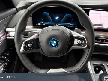 750e xDrive Navi HUD ACC 360° Massage 20