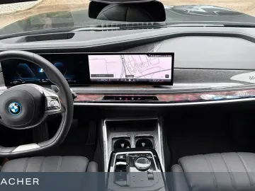 750e xDrive Navi HUD ACC 360° Massage 20