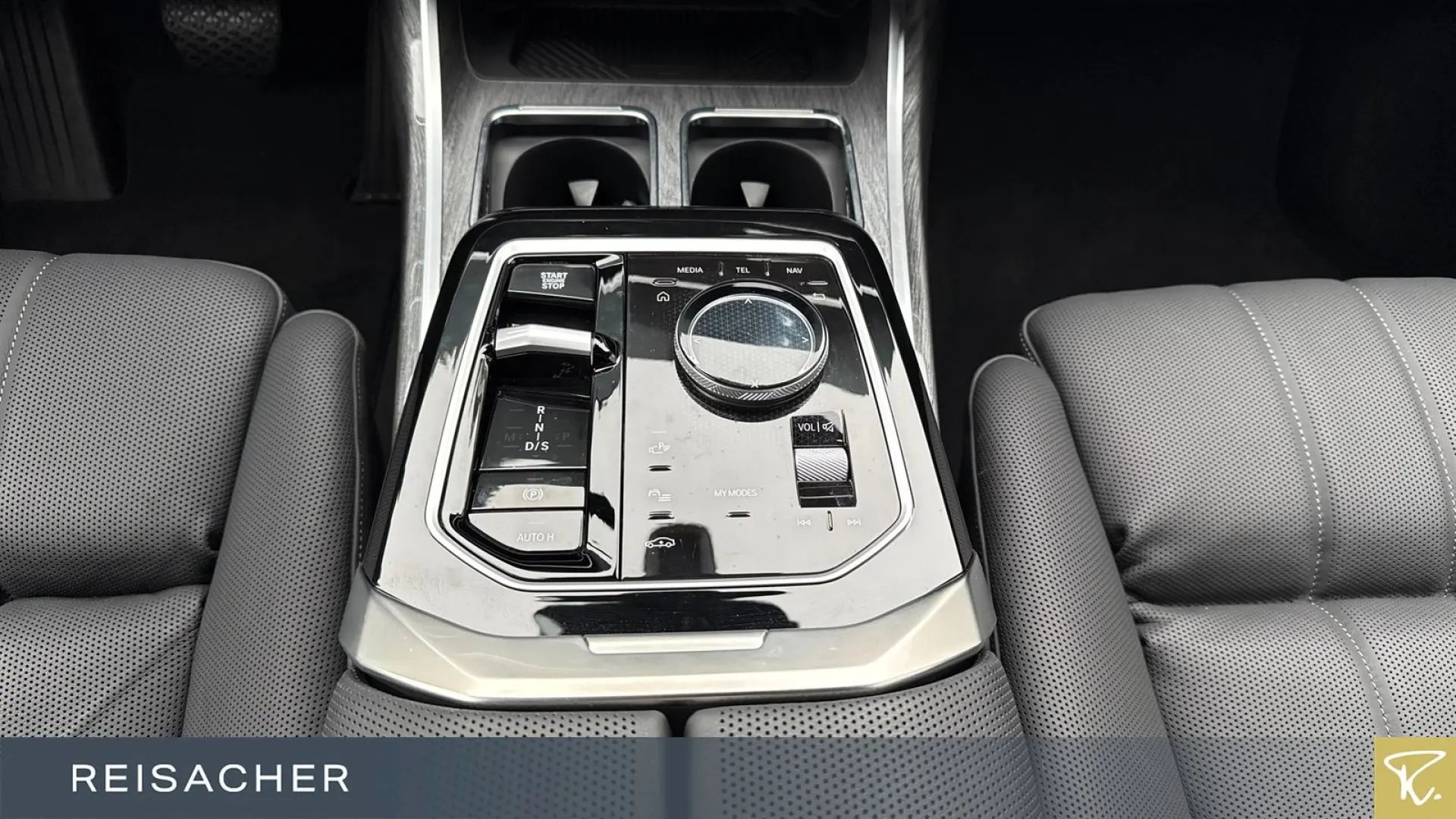750e xDrive Navi HUD ACC 360° Massage 20