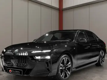 750e xDrive M Sport Pro SKY SOFT MASS VENT B&W