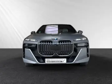 750e xDrive Individual/Frozen|M Sport Pro|B&W