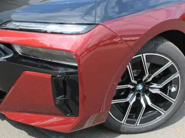 750e xDrive M SPORT PRO+TWO TONE LACK+FOND ENTER