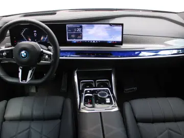 750e xDrive M SPORT PRO+TWO TONE LACK+FOND ENTER