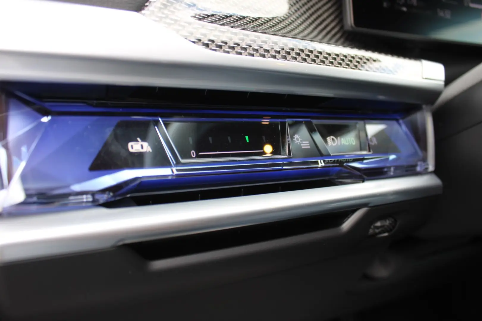 750e xDrive M SPORT PRO+TWO TONE LACK+FOND ENTER
