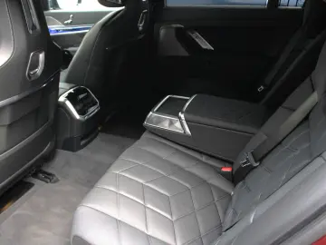 750e xDrive M SPORT PRO+TWO TONE LACK+FOND ENTER