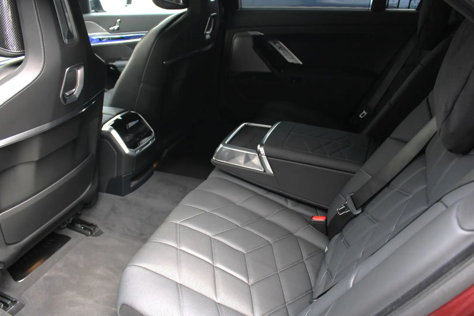 750e xDrive M SPORT PRO+TWO TONE LACK+FOND ENTER