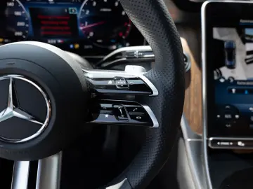GLC 300 4M AMG-Sport/DIGITAL/360/Pano/AHK/Leder