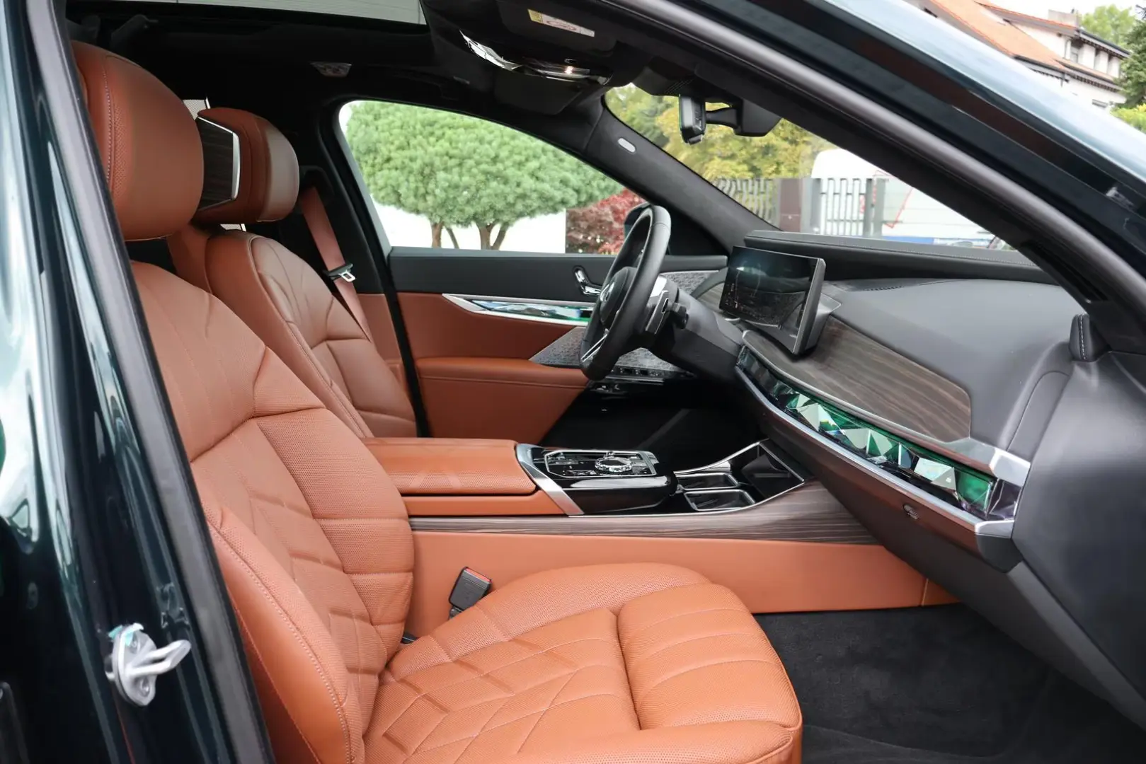BMW Seria 750e 2025