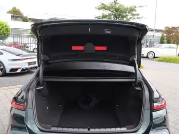 BMW Seria 750e 2025