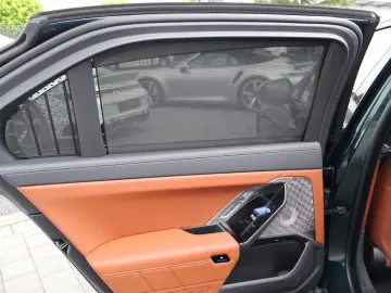 BMW Seria 750e 2025