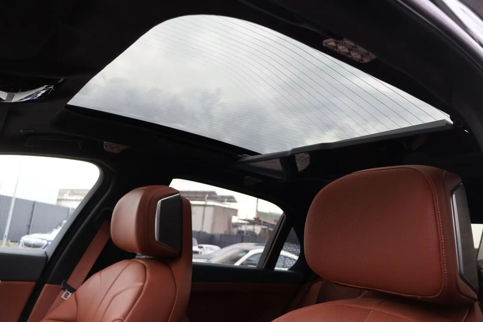 BMW Seria 750e 2025