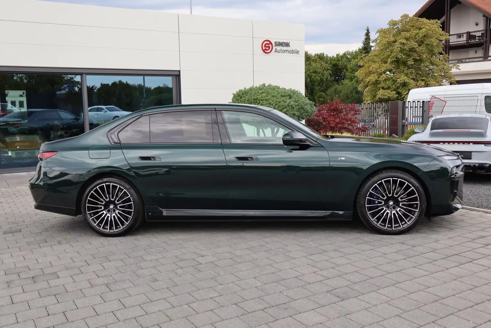 BMW Seria 750e 2025