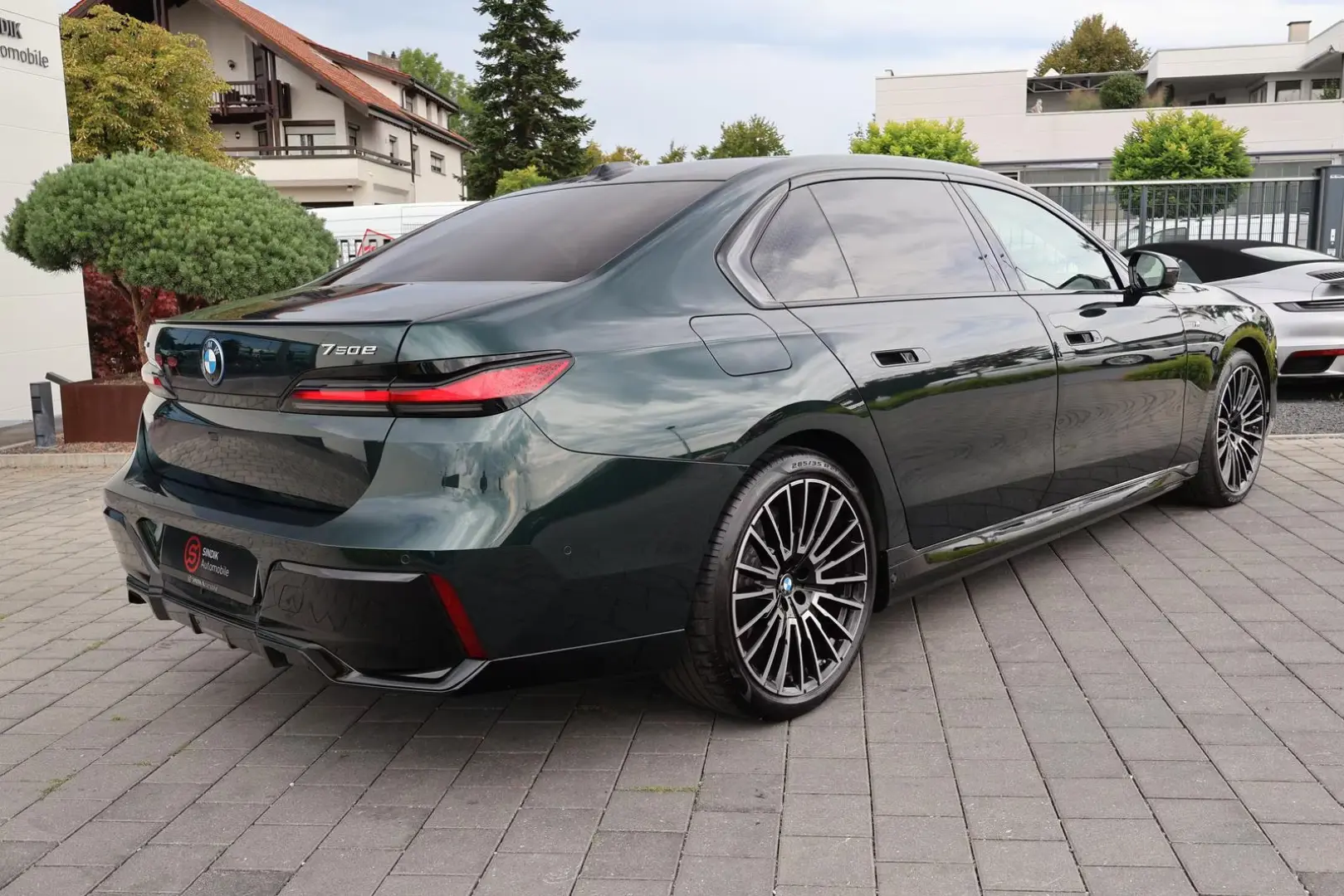 BMW Seria 750e 2025