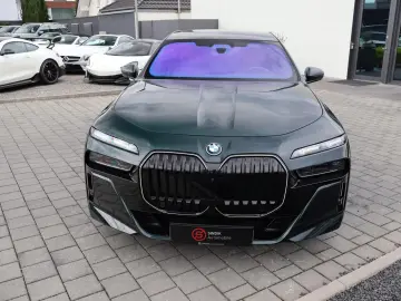 BMW Seria 750e 2025