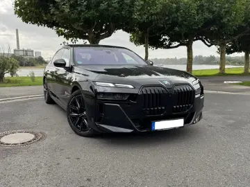 740d xDrive M-Sport Pro / Soft-Close / B&W