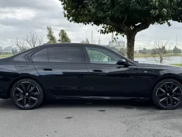 740d xDrive M-Sport Pro / Soft-Close / B&W
