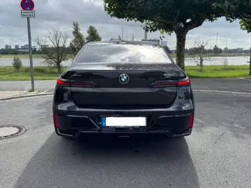 740d xDrive M-Sport Pro / Soft-Close / B&W