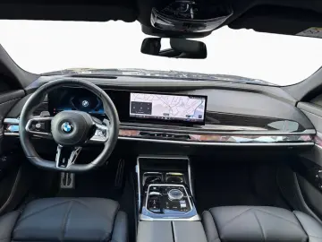 740d M-Sport SkyLounge Fond-Entert. BAB-Ass. 21