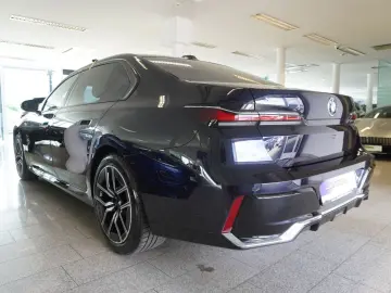 740 d xDrive Limousine Aut. Lang/M/Skyl./Kamera/