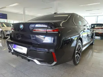 740 d xDrive Limousine Aut. Lang/M/Skyl./Kamera/