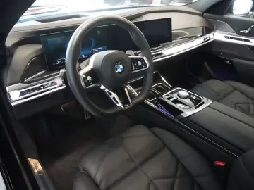 740 d xDrive Limousine Aut. Lang/M/Skyl./Kamera/