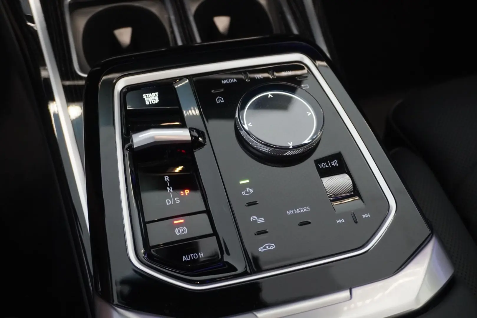 740 d xDrive Limousine Aut. Lang/M/Skyl./Kamera/