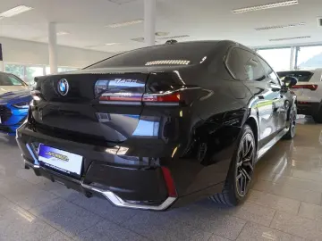 740 d xDrive Limousine Aut. Lang/M/Skyl./Kamera/