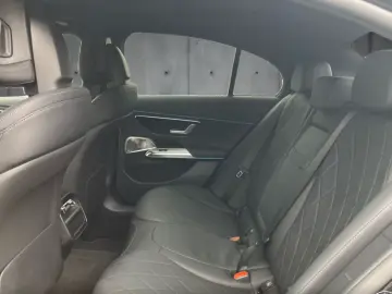 Mercedes-Benz E 300 de EXCLUSIVE Prem./PANO/Bur4D