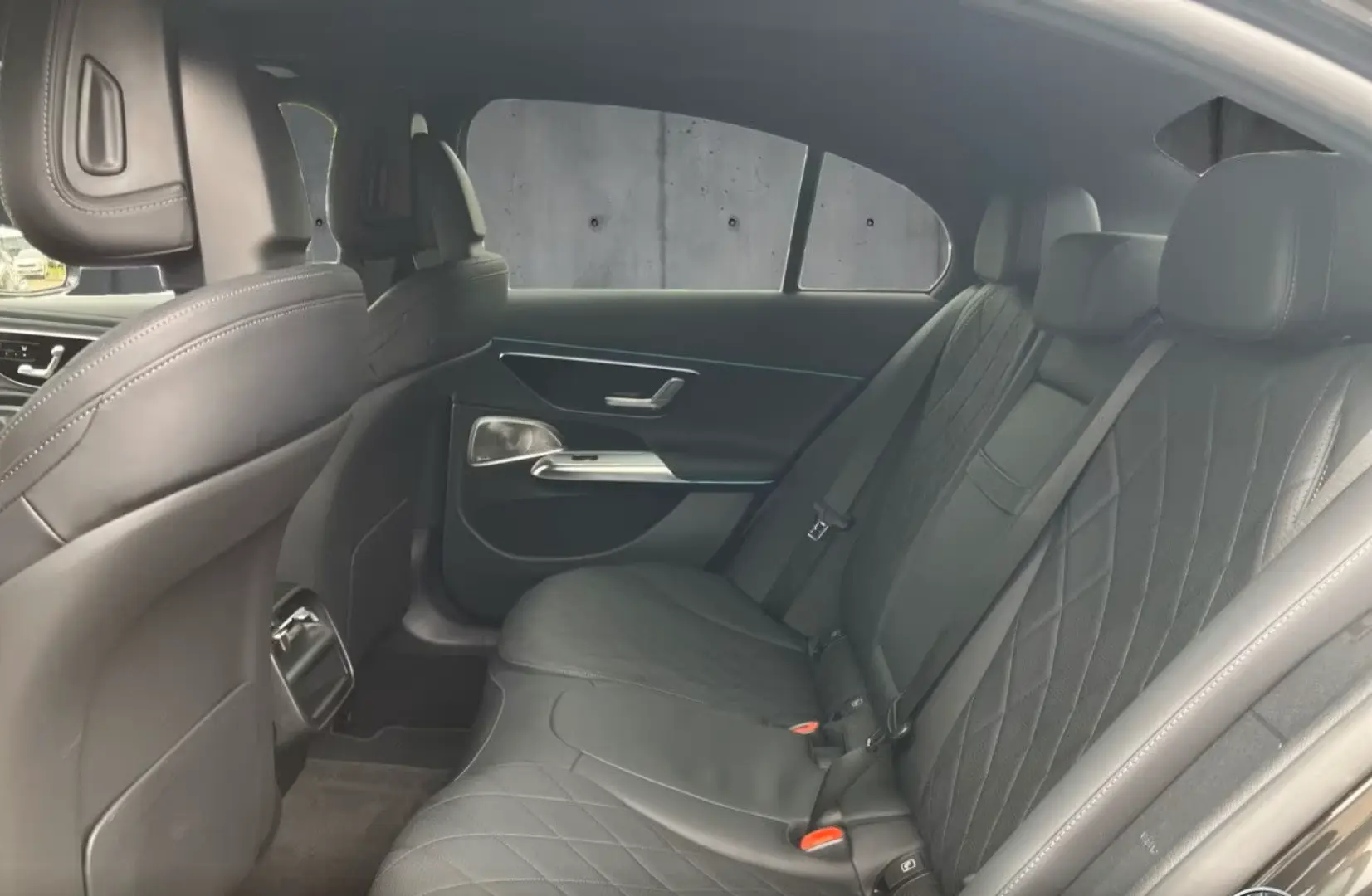 Mercedes-Benz E 300 de EXCLUSIVE Prem./PANO/Bur4D