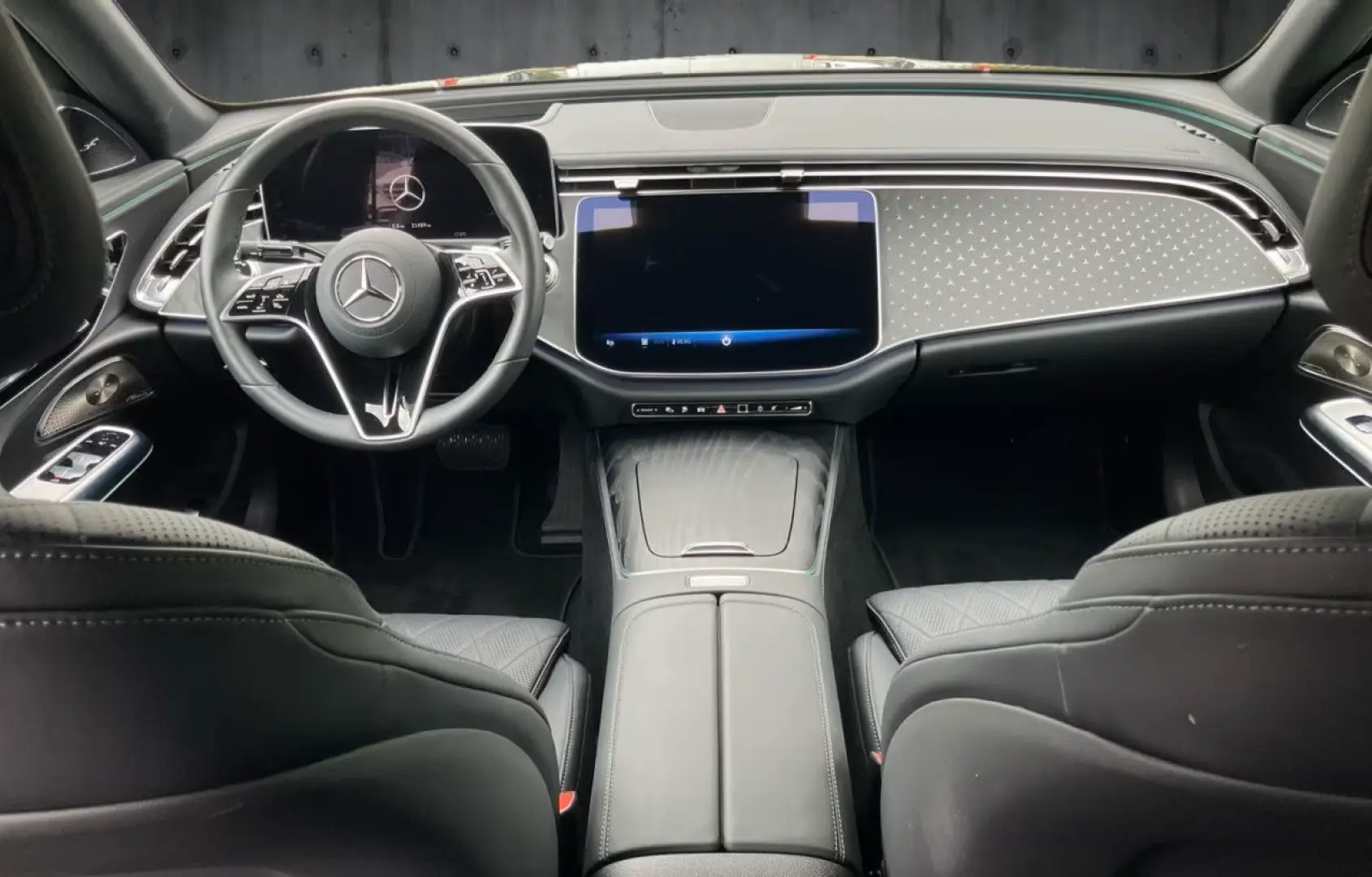 Mercedes-Benz E 300 de EXCLUSIVE Prem./PANO/Bur4D