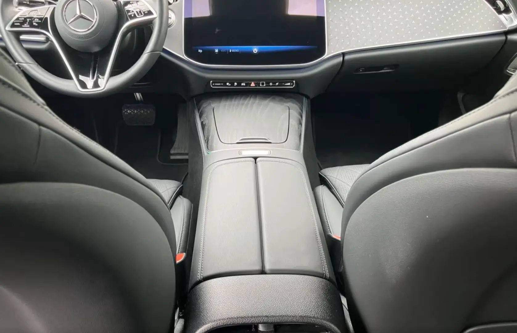 Mercedes-Benz E 300 de EXCLUSIVE Prem./PANO/Bur4D