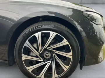 Mercedes-Benz E 300 de EXCLUSIVE Prem./PANO/Bur4D
