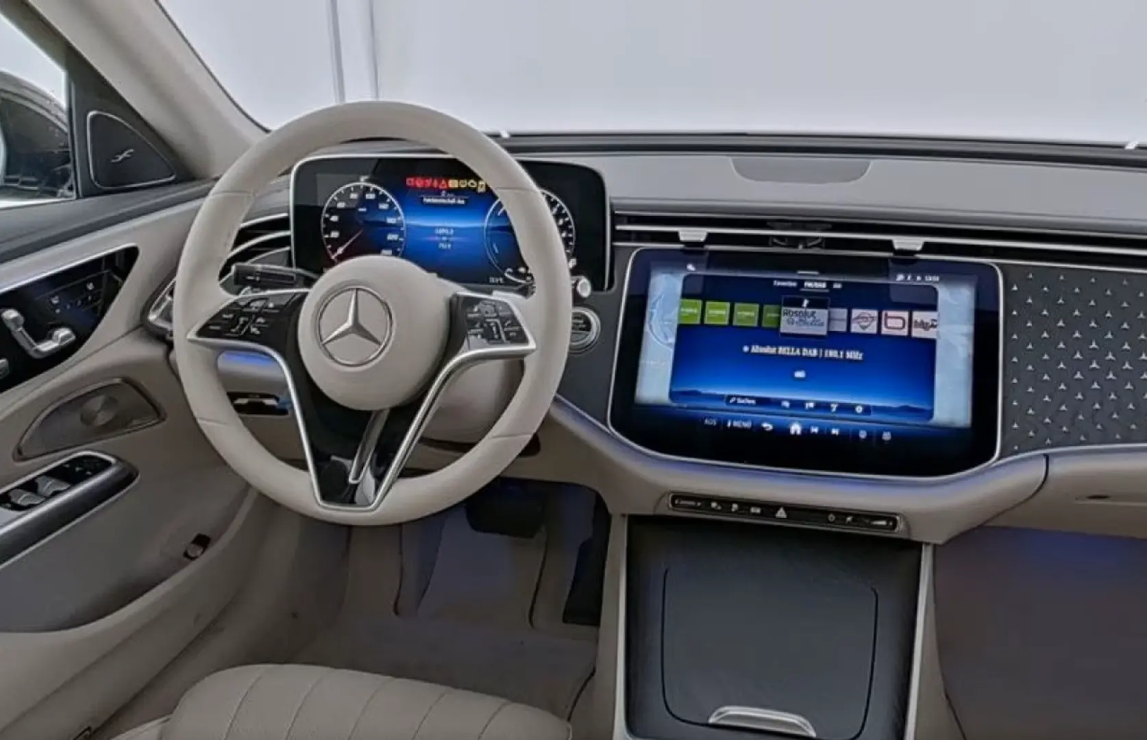 Mercedes-Benz E 300 de EXCLUSIVE Prem/PANO/20