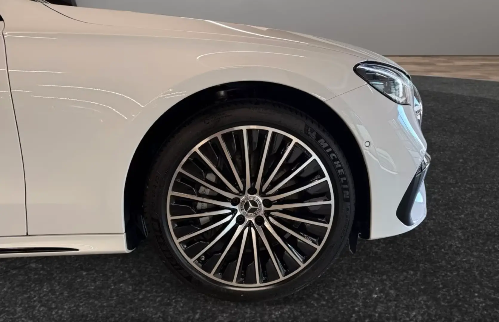 Mercedes-Benz E 300 de AMG Adv.+/PANO/NIGHT/20