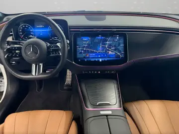 Mercedes-Benz E 300 de AMG Adv.+/PANO/NIGHT/20