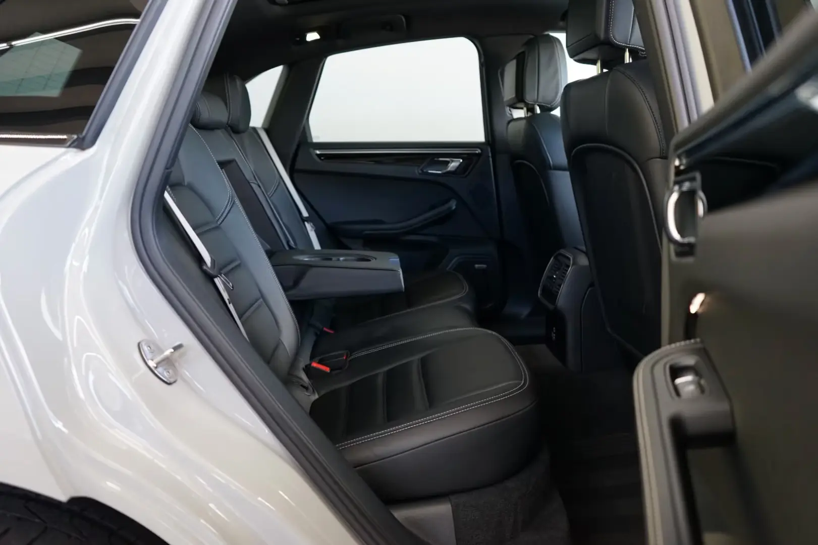 Porsche Macan S MY23/Chalk/AIR/PANO/ACC/BOSE/MEGA/21z