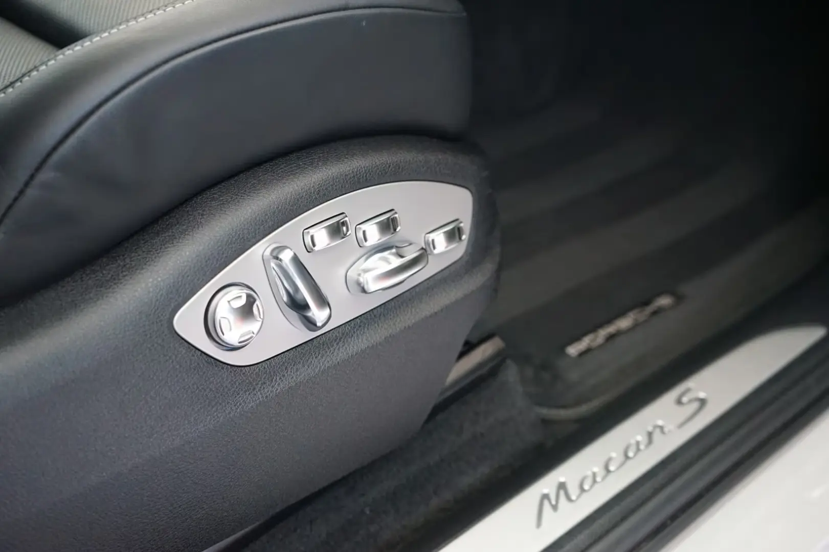 Porsche Macan S MY23/Chalk/AIR/PANO/ACC/BOSE/MEGA/21z