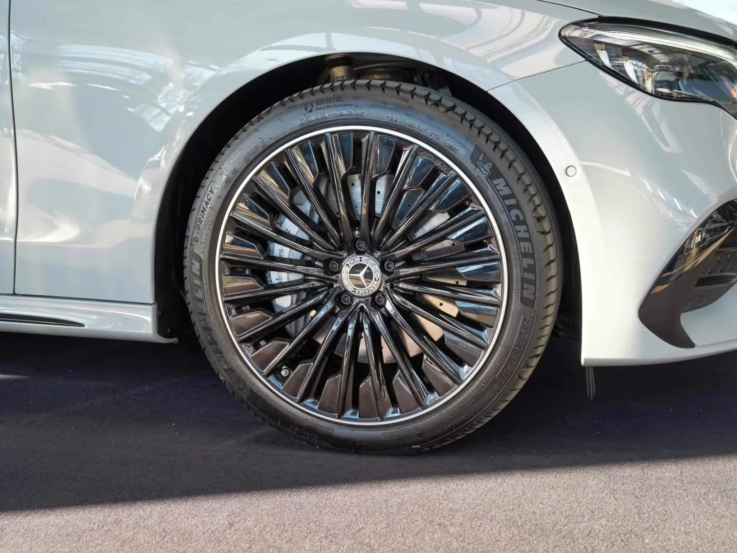 Mercedes-Benz E 300 de AMG Line Night Leder 20
